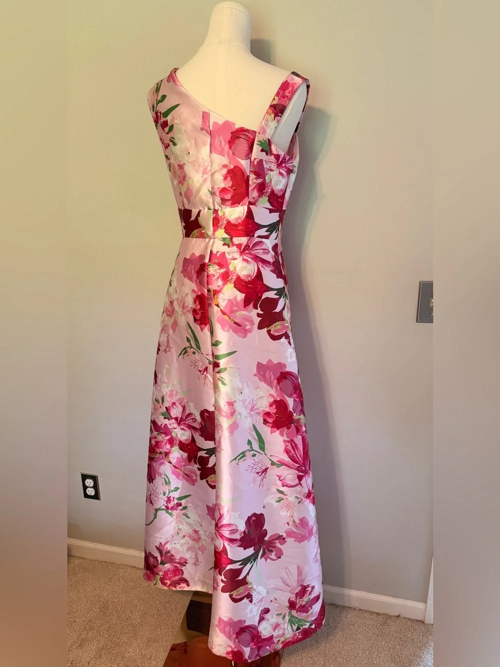 Kay Unger Fleur Azalea-Printed Walk-Thru Jumpsuit - Picture 4 of 8